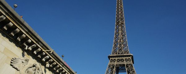 Эйфелева башня и мост Йены в Париже. - Sputnik Азербайджан