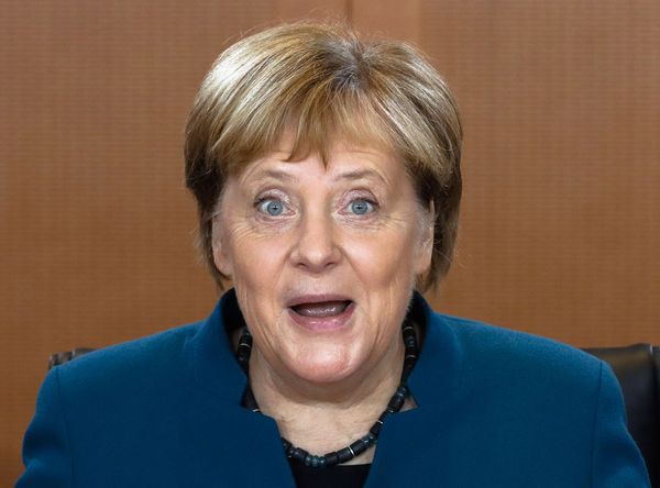 Канцлер Германии Ангела Меркель на еженедельном заседании правительства Германии в Берлине - Sputnik Азербайджан