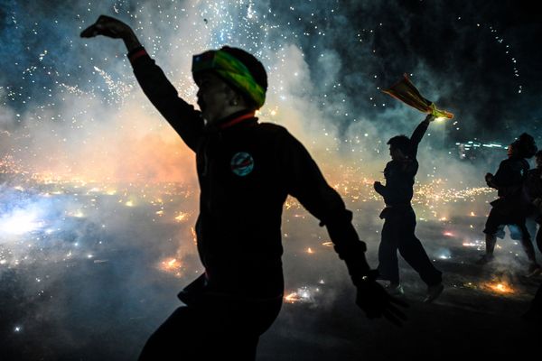 Участники фестиваля Tazaungdaing Lighting Festival в Мьянме - Sputnik Азербайджан