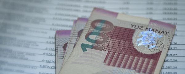 Купюра номиналом в  100 AZN, фото из архива - Sputnik Азербайджан