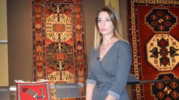 Директор Музея ковра Ширин Меликова - Sputnik Азербайджан