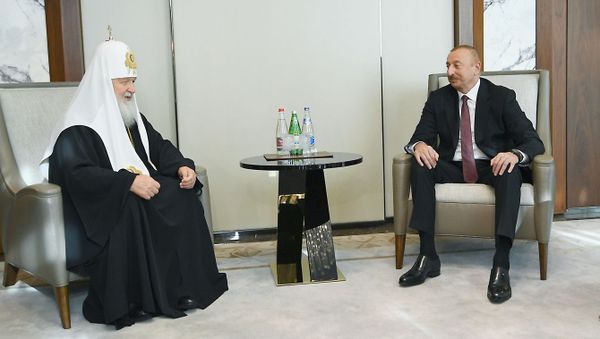 Президент Ильхам Алиев и Первая леди Мехрибан Алиева встретились с Патриархом Московским и всея Руси Кириллом - Sputnik Азербайджан