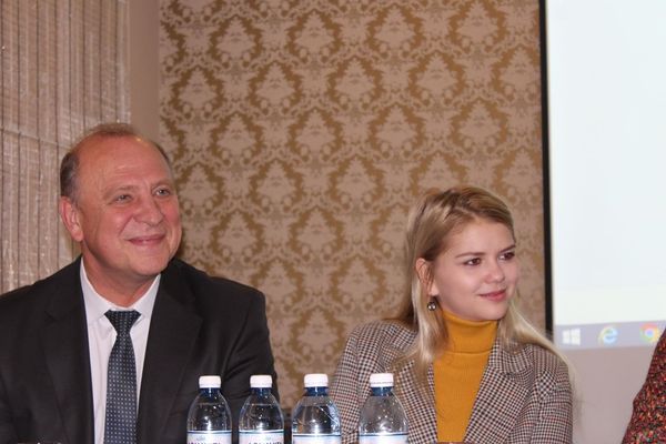 Ведущие актеры Малого театра Москвы в Баку: для нас это вкусные гастроли - Sputnik Азербайджан