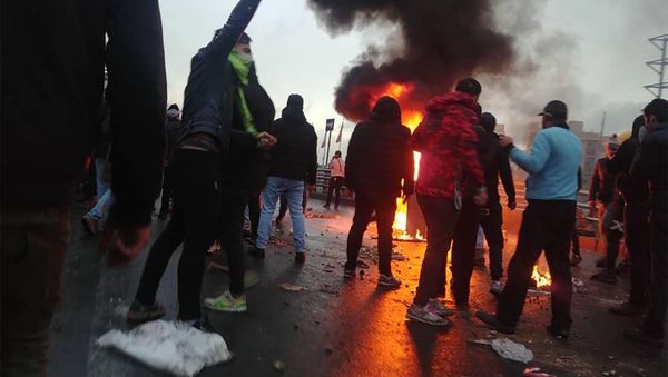 Акция протеста в Тегеране - Sputnik Азербайджан