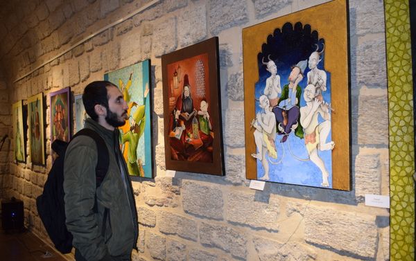 В галерее Art Tower открылась выставка азербайджанского художника Зохраба Салам-заде под названием «Секреты гармонии» - Sputnik Азербайджан