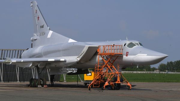 Дальний ракетоносец-бомбардировщик Ту-22М3 - Sputnik Азербайджан