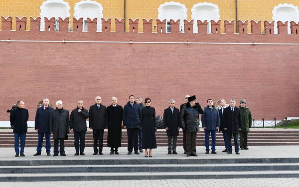 Первый вице-президент Мехрибан Алиева посетила в Москве Могилу Неизвестного солдата - Sputnik Азербайджан