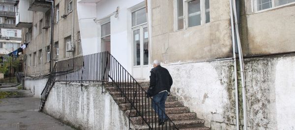 BDU-da üç tələbə qız qidadan zəhərlənib - Sputnik Азербайджан