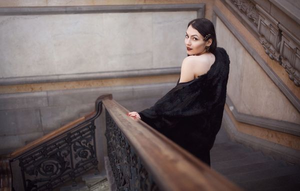Снимок Elegance down the stairs фотографа из Италии, представленный на фотоконкурсе The World's Best Photos of #Fashion2019 - Sputnik Азербайджан
