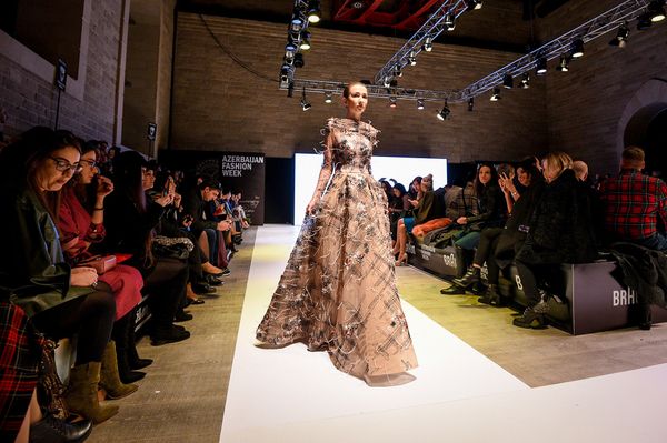 Юбилейный, десятый сезон Azerbaijan Fashion Week - Sputnik Азербайджан