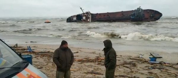 Танкер сел на мель под Одессой. Экипаж судна остается на борту - Sputnik Азербайджан