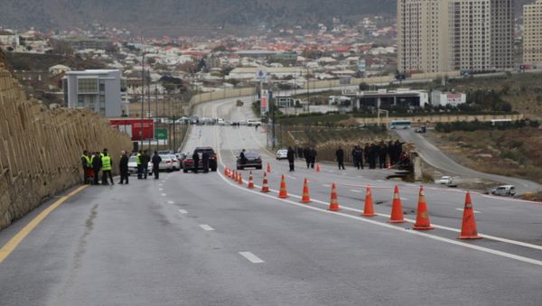 Bibiheybət məscidi yaxınlığında torpaq sürüşməsi - Sputnik Азербайджан