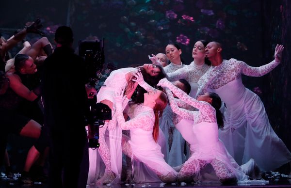 Певица Камила Кабельо на церемонии награждения 2019 American Music Awards в Лос-Анджелесе - Sputnik Азербайджан