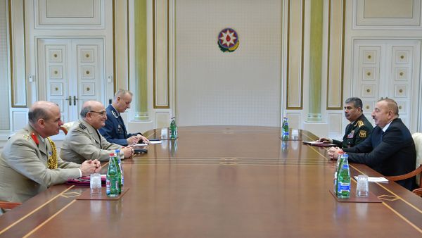 Prezident İlham Əliyev NATO-nun Hərbi Komitəsinin sədri Ser Stüart Piiçin başçılıq etdiyi nümayəndə heyətini qəbul edib - Sputnik Азербайджан