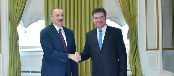 Президент Ильхам Алиев принял делегацию во главе с министром иностранных и европейских дел Словакии Мирославом Лайчаком Президент Ильхам Алиев принял делегацию во главе с министром иностранных и европейских дел Словакии Мирославом Лайчаком - Sputnik Азербайджан