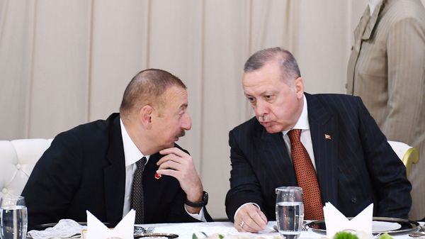 Президент Азербайджана Ильхам Алиев и Турции - Реджеп Тайип Эрдоган - Sputnik Азербайджан