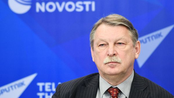 Профессор МГИМО МИД России Дмитрий Данилов - Sputnik Азербайджан