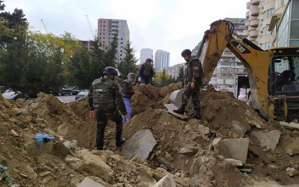 В Ясамальском районе Баку обнаружен 122-миллиметровый артиллерийский снаряд - Sputnik Азербайджан