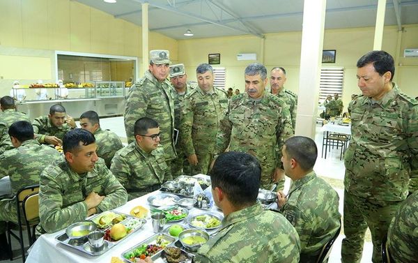 Министр обороны принял участие в открытии новых военных объектов инженерного назначения в прифронтовой зоне Министр обороны принял участие в открытии новых военных объектов инженерного назначения в прифронтовой зоне - Sputnik Азербайджан