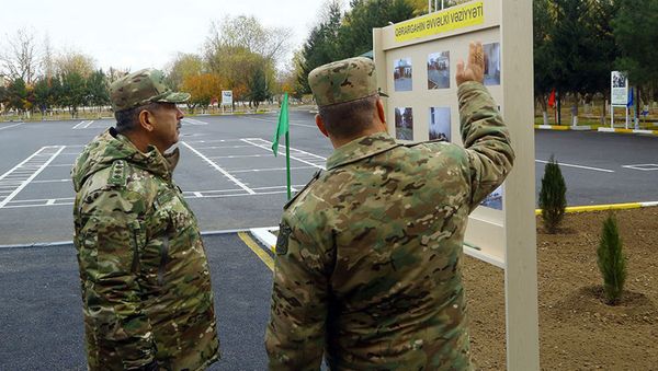 Министр обороны принял участие в открытии новых военных объектов инженерного назначения в прифронтовой зоне - Sputnik Азербайджан