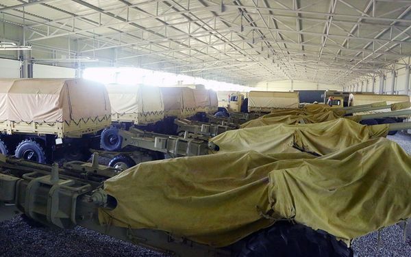 Военная техника подразделений Ракетных и артиллерийских войск в прифронтовой зоне - Sputnik Азербайджан