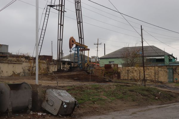 Надо торопиться: загрязненные нефтью земли - источник опасности для жителей Баку - Sputnik Азербайджан