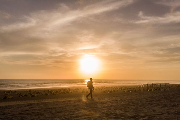 Участник второго этапа 2-го полумарафона Des Sables Ica Desert-Peru в Паракасе, Перу - Sputnik Азербайджан