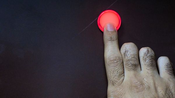 Кнопка тревоги, фото из архива - Sputnik Азербайджан