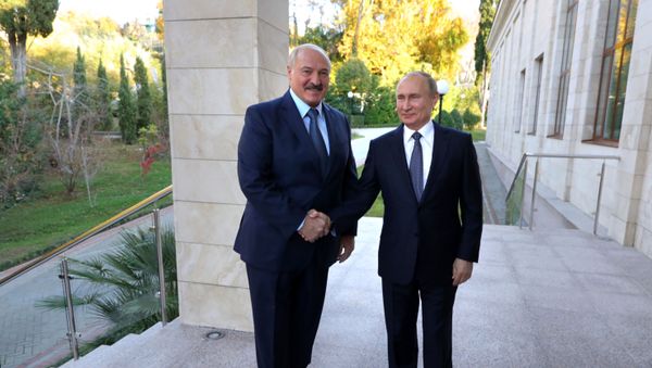 Президент РФ В. Путин провел переговоры с президентом Белоруссии А. Лукашенко в Сочи - Sputnik Азербайджан