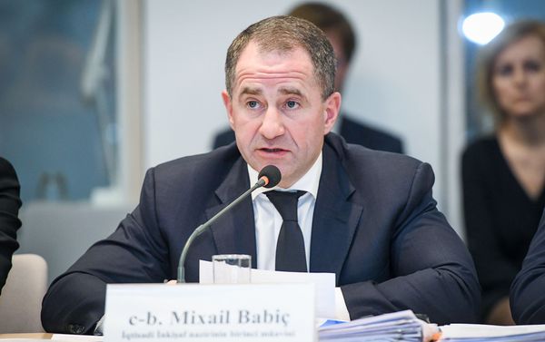 Первый заместитель Министра экономического развития Российской Федерации Михаил Бабич на XVIII заседании азербайджано-российской межправительственной комиссии по экономическому сотрудничеству в Баку - Sputnik Азербайджан