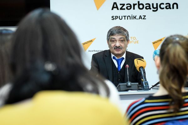 Президент Ассоциации национальной кулинарии и Центра кулинарии Таир Амирасланов - Sputnik Азербайджан
