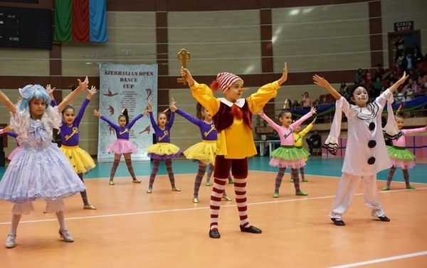 В Спортивном олимпийском центре Серхедчи прошел «Открытый Кубок Азербайджана по танцам» - Sputnik Азербайджан