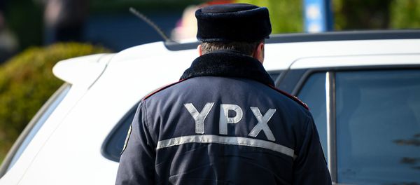 Сотрудник дорожной полиции, фото из архива - Sputnik Азербайджан
