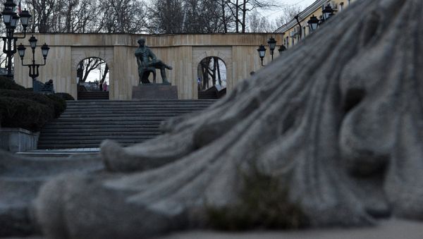 Памятник поэту Александру Пушкину - Sputnik Азербайджан