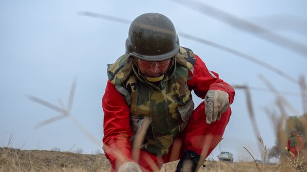 ANAMA əməkdaşları Saloğlu kəndində - Sputnik Азербайджан