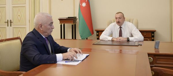 Prezident İlham Əliyev “Azərenerji” Açıq Səhmdar Cəmiyyətinin (ASC) prezidenti Baba Rzayevi qəbul edib. - Sputnik Азербайджан