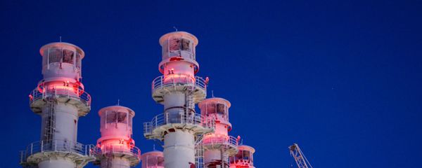 Трубы на заводе по производству сжиженного газа, фото из архива - Sputnik Азербайджан