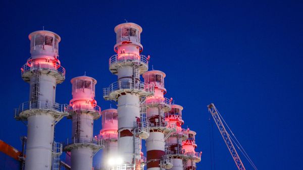 Трубы на заводе по производству сжиженного газа, фото из архива - Sputnik Азербайджан