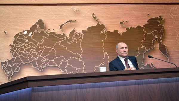 Ежегодная большая пресс-конференция президента РФ В. Путина - Sputnik Азербайджан