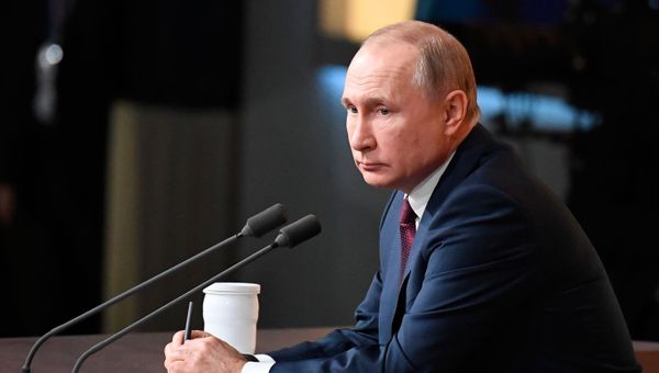 Ежегодная большая пресс-конференция президента РФ В. Путина - Sputnik Азербайджан