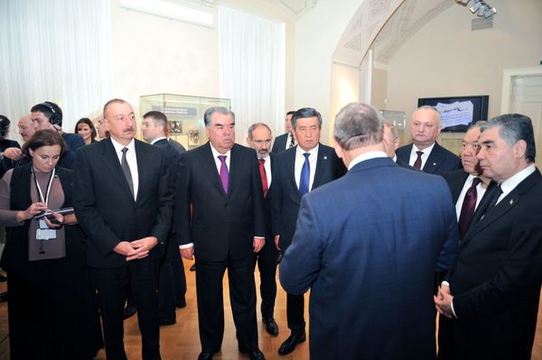 Президент Алиев принял участие в неформальной встрече глав государств СНГ - Sputnik Азербайджан