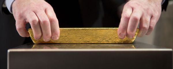 Золотой слиток, фото из архива - Sputnik Азербайджан