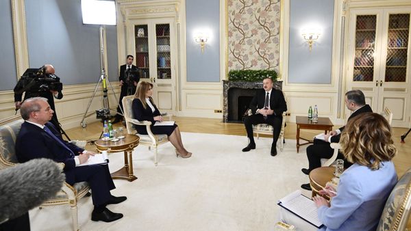 Президент Ильхам Алиев дал интервью местным журналистам по итогам года - Sputnik Азербайджан