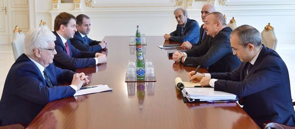 Prezident İlham Əliyev Rusiyanın İqtisadi İnkişaf naziri Maksim Oreşkinin başçılıq etdiyi nümayəndə heyətini qəbul edib - Sputnik Азербайджан