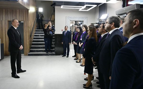Президент Ильхам Алиев принял участие в открытии центра DOST номер 2 Президент Ильхам Алиев принял участие в открытии центра DOST номер 2 - Sputnik Азербайджан