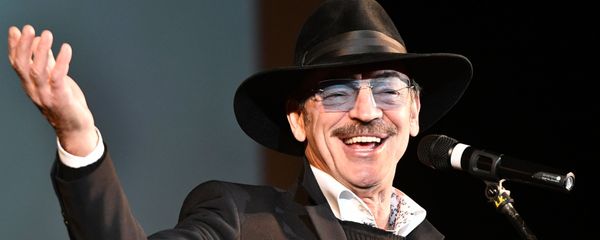 Актёр Михаил Боярский выступает на праздновании Дня каскадера в московском Доме Кино - Sputnik Азербайджан