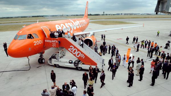 Пассажиры авиакомпании EasyJet - Sputnik Азербайджан