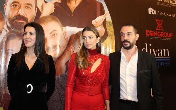В киноцентре «Низами» состоялась премьера фильма Aman reis duymasın с участием турецких актеров - Sputnik Азербайджан