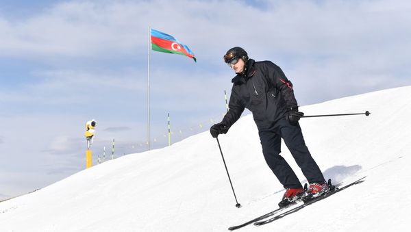 Президент Ильхам Алиев ознакомился с работами, проведенными в туристическом центре «Шахдаг» - Sputnik Азербайджан