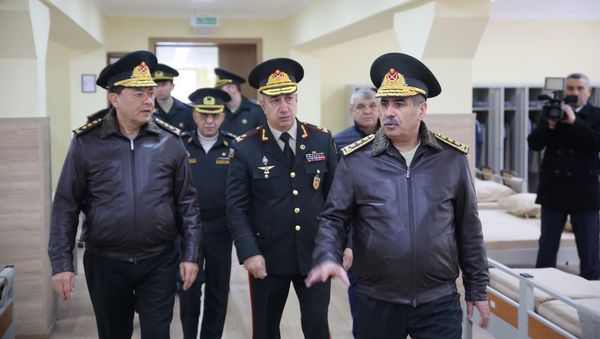 Закир Гасанов на открытии нового четырехэтажного курсантского общежития в АВВУ имени Гейдара Алиева - Sputnik Азербайджан